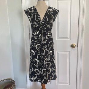 Lady Hathaway dress black white, drapes  V back cap sleeves light weight size 10